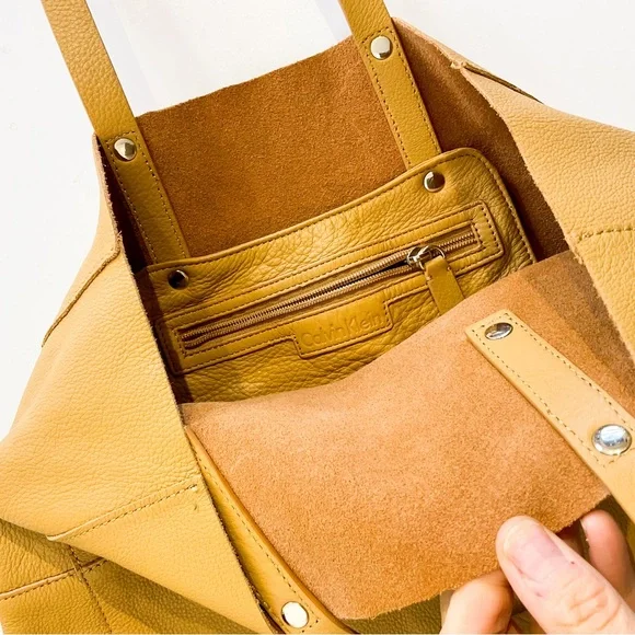 14. NWOT CALVIN KLEIN Soft Pebble Leather Tote - Tan Color With Gold Hardware - Picture 4 of 7